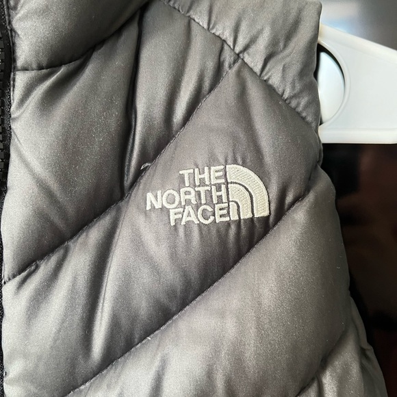 NORTH FACE PUFFY VEST - Picture 7 of 7